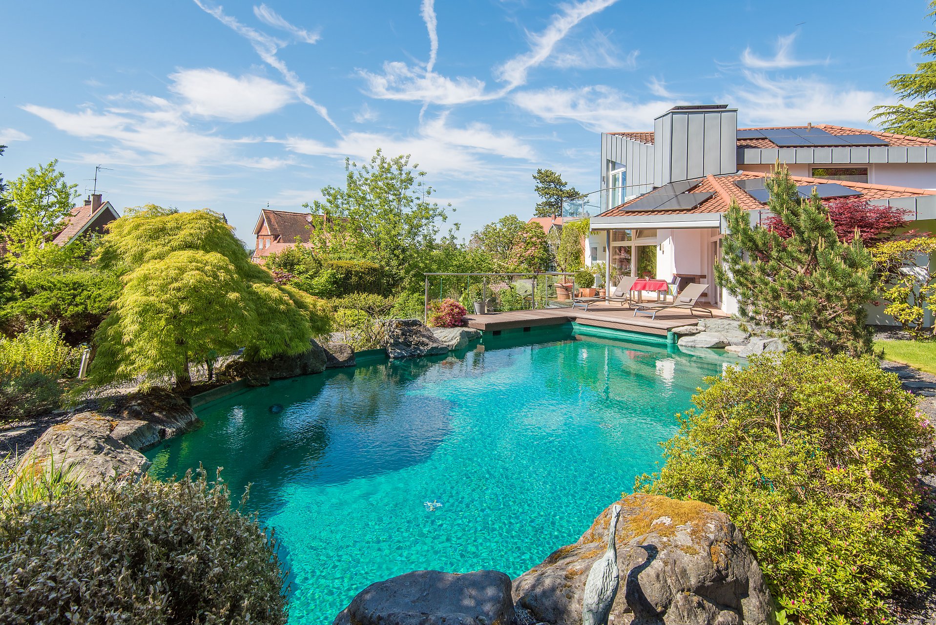 Bensheim Umfangreich sanierte Villa in bester Hanglage mit Blick und Pool auf ebenem Hanggrundstück - Oliver Reifferscheid - Immobilienmakler Darmstadt