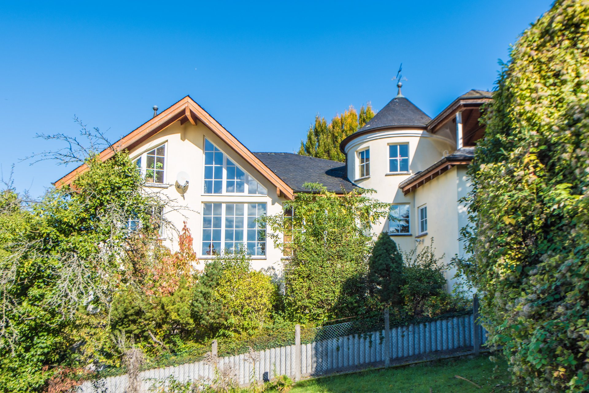 Alsbach - Villa in oberer Hanglage, direkt am Feldrand, in einer exklusiven Sackgasse, sehr hochwertig 