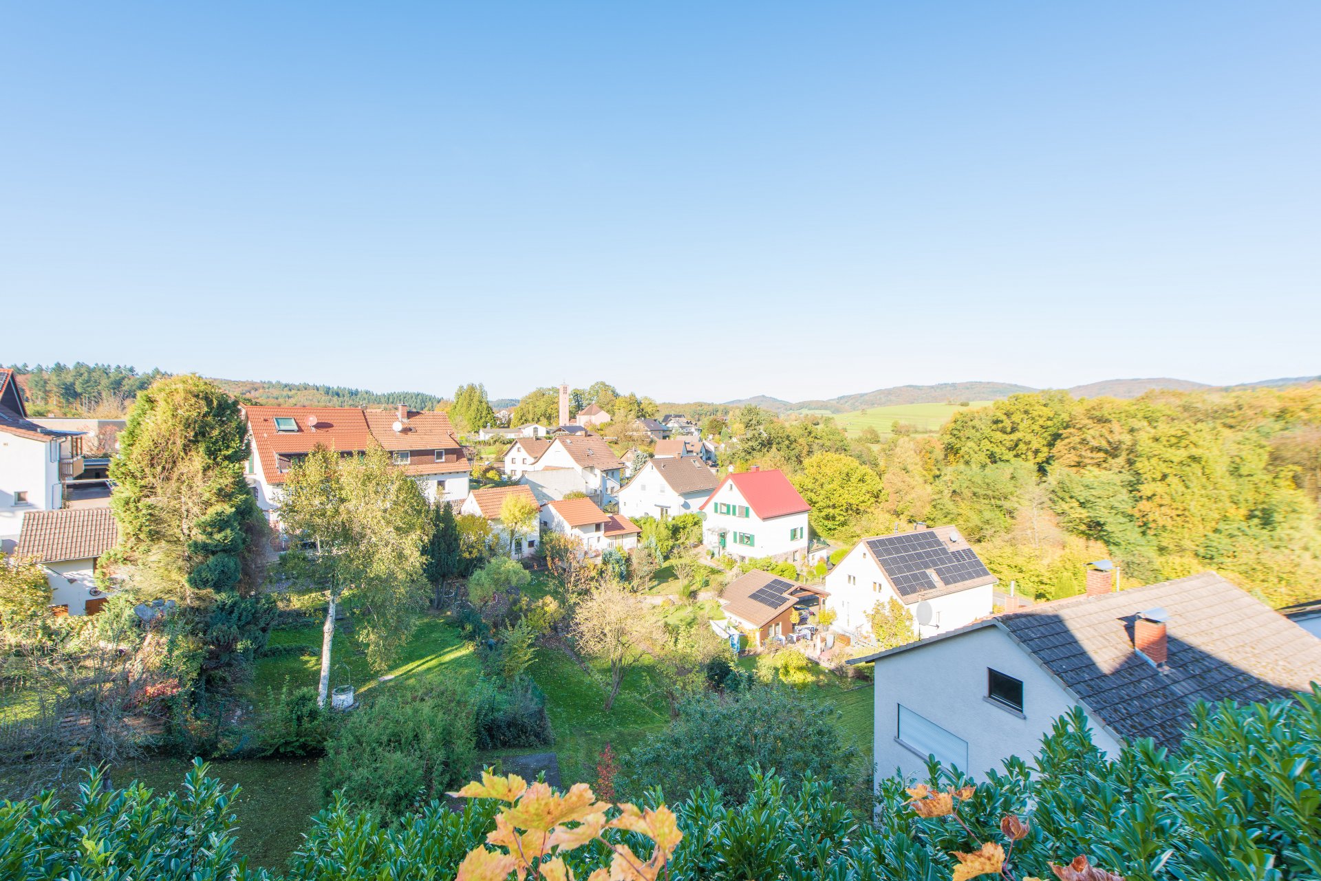 Weinheim - Oberflockenbach - Schnukeliges Einfamilienhäuschen mit weitem Ausblick, 2 Terrassen und 2 Balkonen